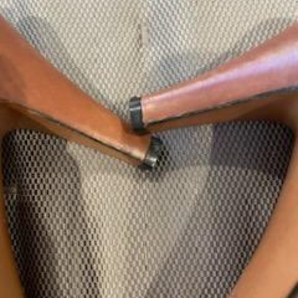 Salvatore Ferragamo Size 8 - Picture 6 of 10